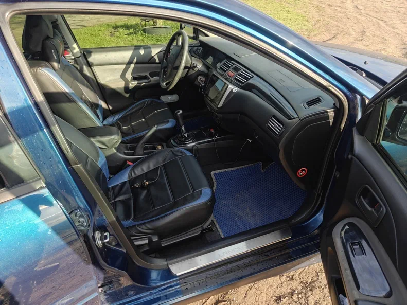 Mitsubishi Lancer 2003 - 4