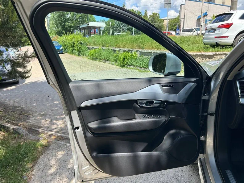 Volvo XC90 2018 - 23