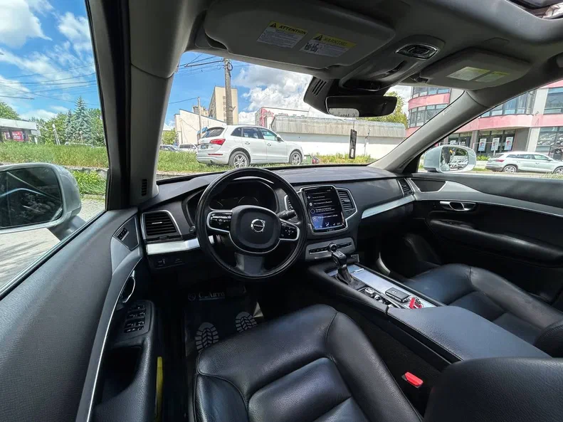 Volvo XC90 2018 - 16