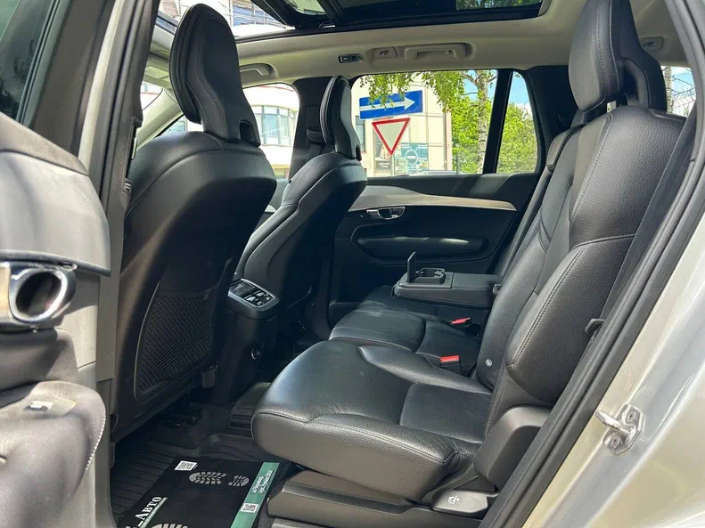 Volvo XC90 2018 - 15