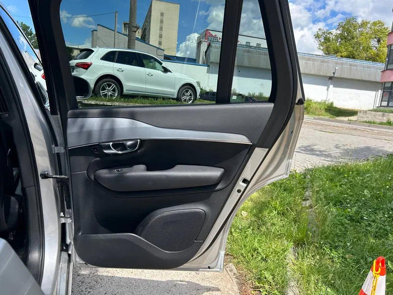 Volvo XC90 2018 - 8