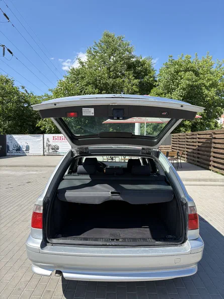 BMW 5 серія 2001 - 9
