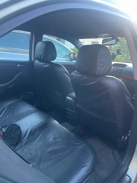 Toyota Avensis 2004 - 6