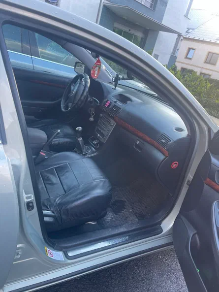 Toyota Avensis 2004 - 3