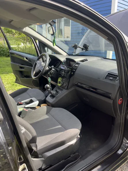 Opel Zafira 2009 - 16