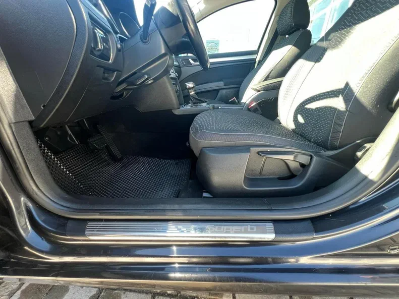 Skoda Superb 2011 - 9