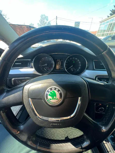 Skoda Superb 2011 - 12