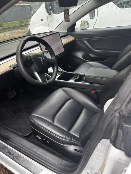 Tesla Model 3 2020 - 8