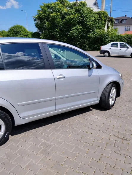Volkswagen Golf 2005 - 1
