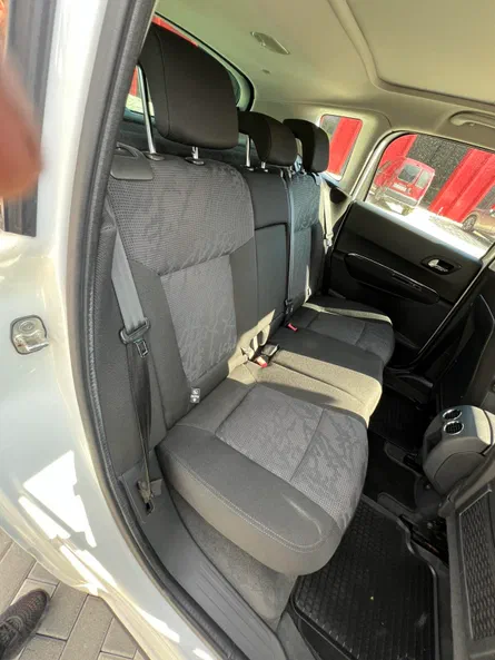 Peugeot 3008 2010 - 9