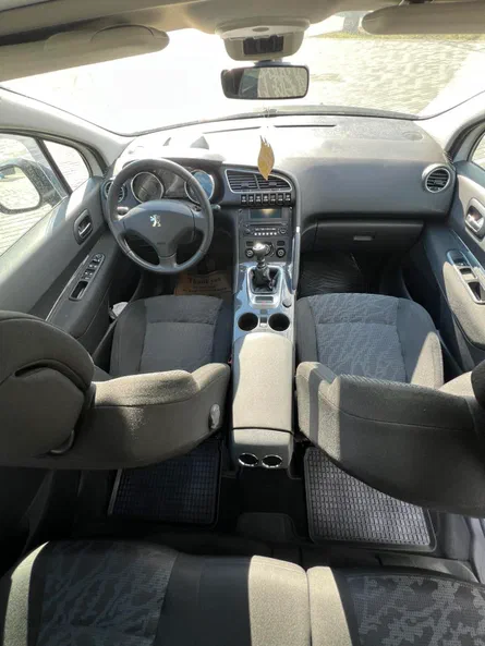 Peugeot 3008 2010 - 19