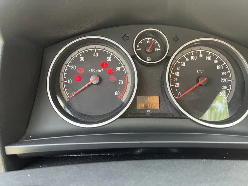 Opel Zafira 2009 - 18