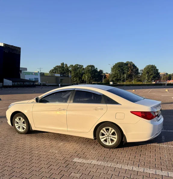 Hyundai Sonata 2012