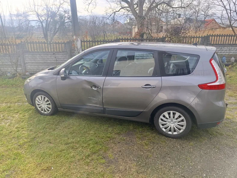 Renault Scenic 2010 - 18