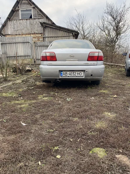 Opel Omega 2000 - 10