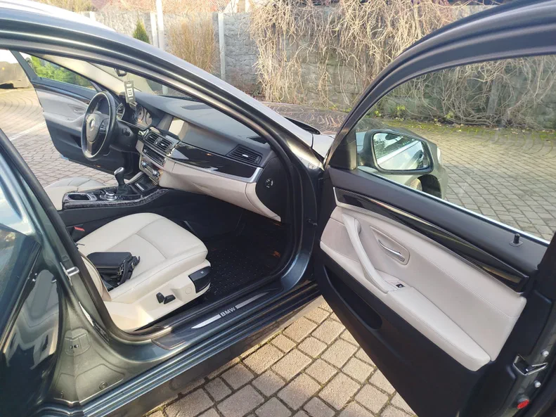BMW 5 серія 2013 - 12