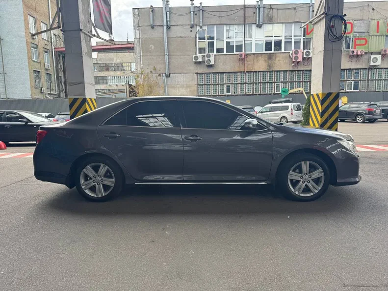 Toyota Camry 2013 - 10