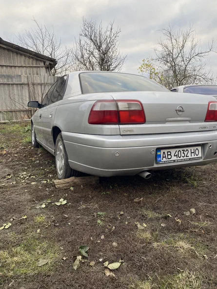 Opel Omega 2000 - 6
