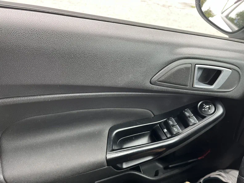 Ford Fiesta 2013 - 11