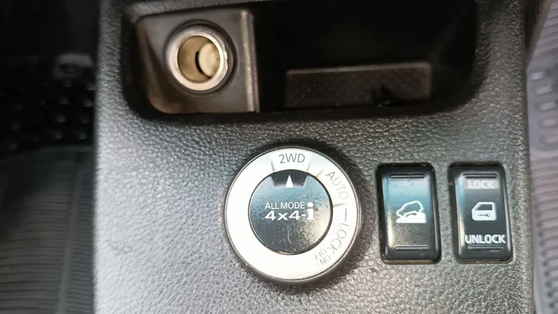 Nissan X-Trail 2009 - 11