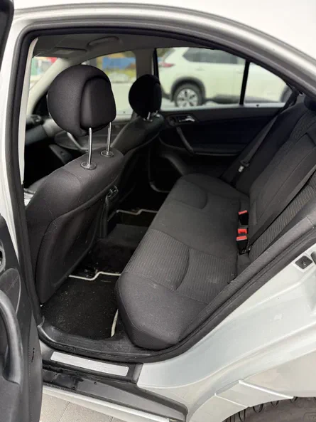 Mercedes-Benz C-Клас 2006 - 13