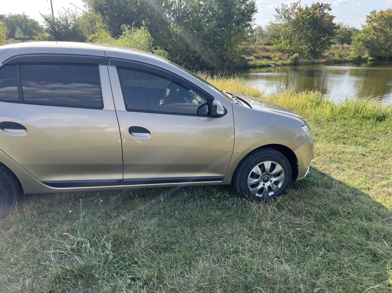 Renault Logan 2019 - 10