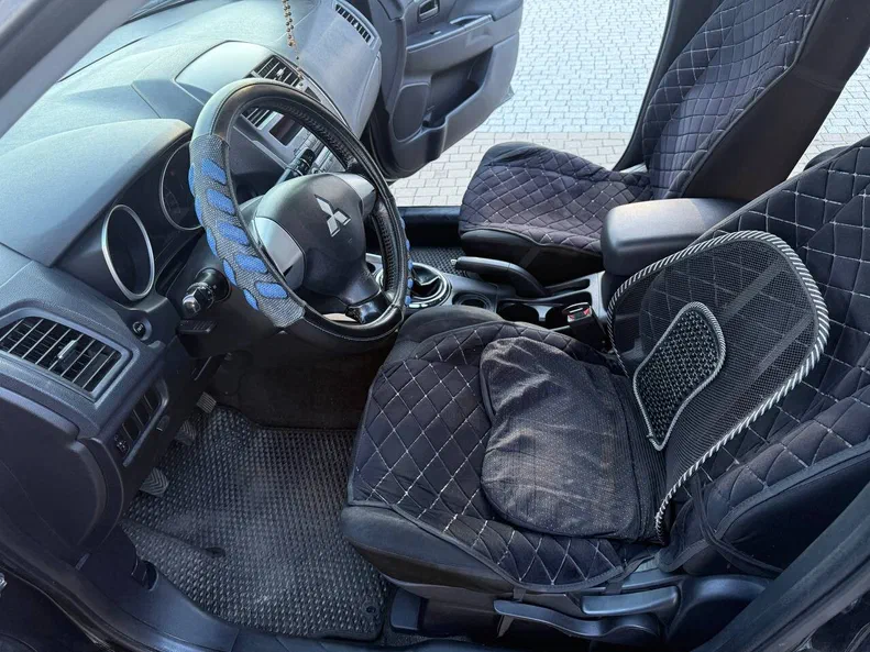 Mitsubishi ASX 2012 - 16