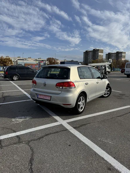 Volkswagen Golf 2011 - 29