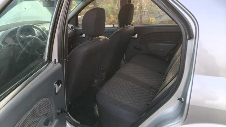 Dacia Logan 2007 - 13