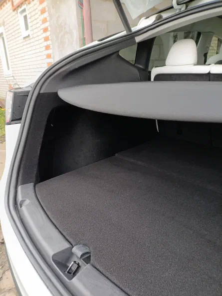 Tesla Model Y 2023 - 25