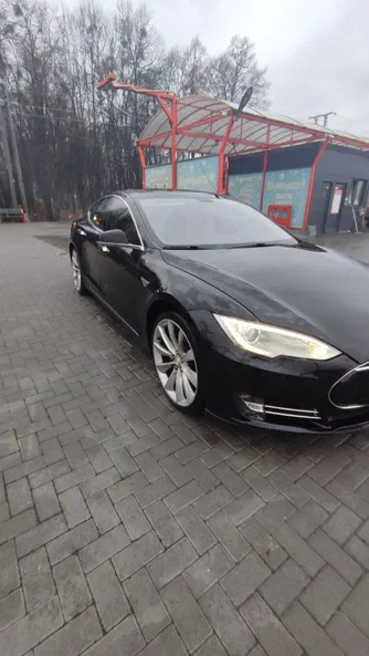 Tesla Model S 2014