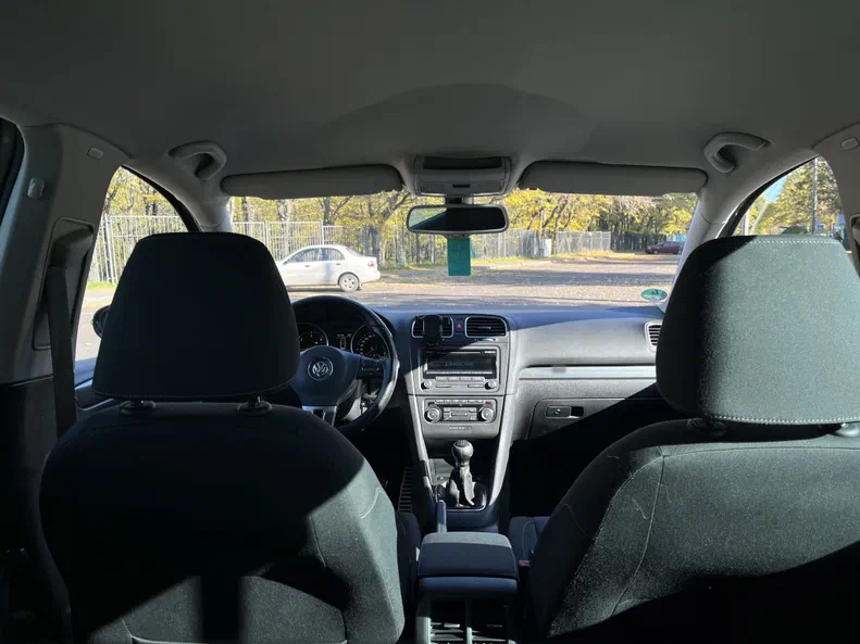 Volkswagen Golf 2011 - 18