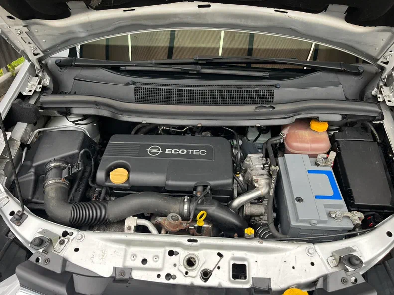 Opel Zafira 2009 - 29