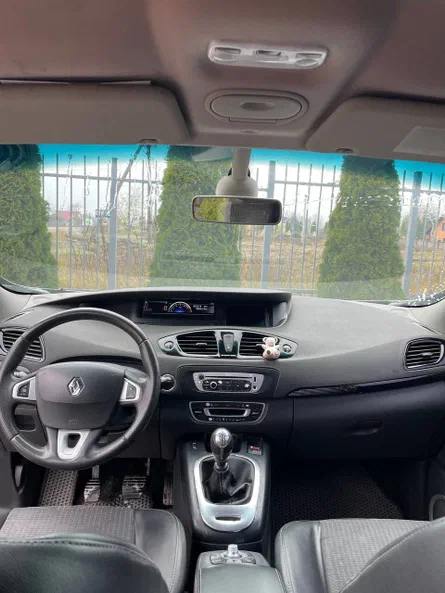 Renault Scenic 2012 - 11