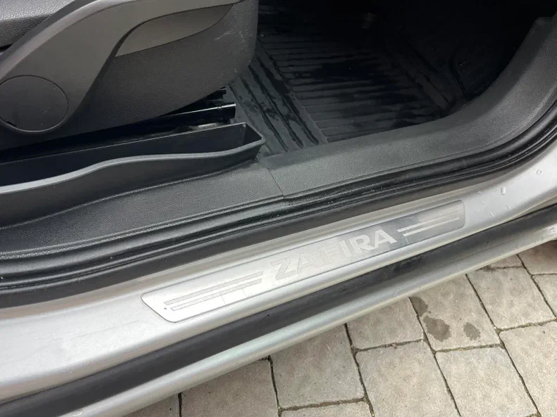 Opel Zafira 2009 - 21