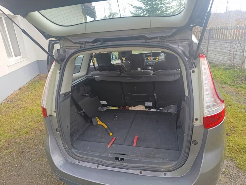 Renault Scenic 2010 - 9