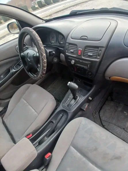 Nissan Almera 2001 - 10