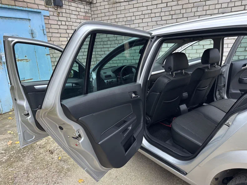 Opel Astra 2009 - 14