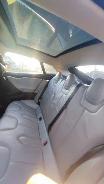 Tesla Model S 2014 - 13