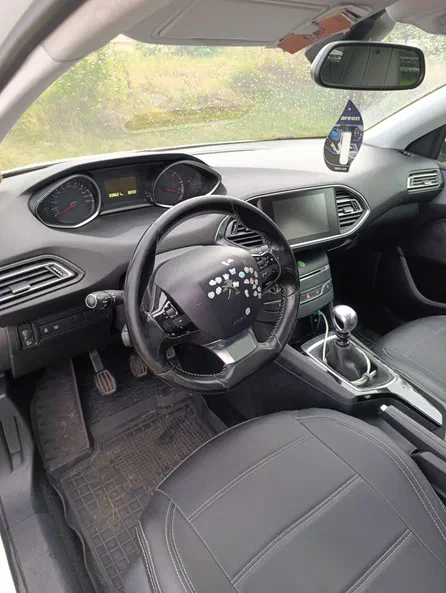 Peugeot 308 2015 - 6