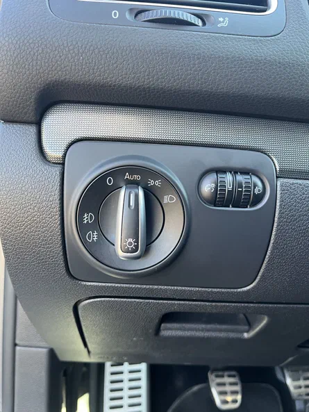 Volkswagen Golf 2011 - 33