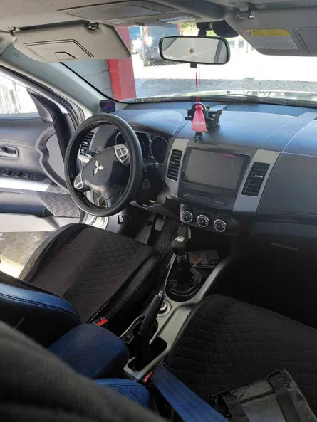 Mitsubishi Outlander 2011 - 11