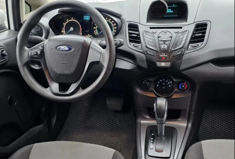 Ford Fiesta 2016 - 10