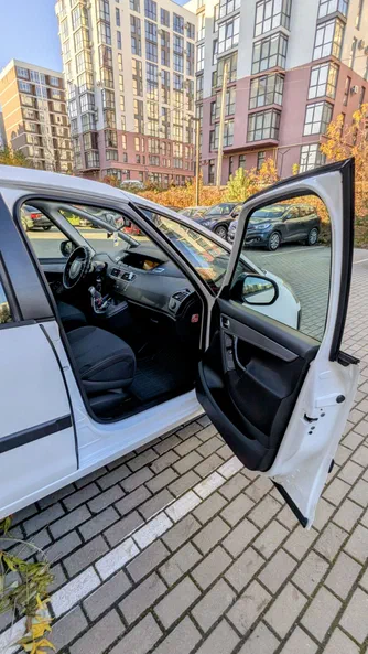 Citroen C4 Picasso 2009 - 11