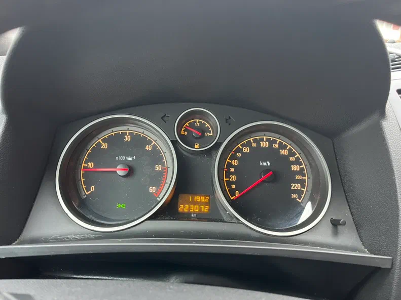 Opel Zafira 2009 - 27