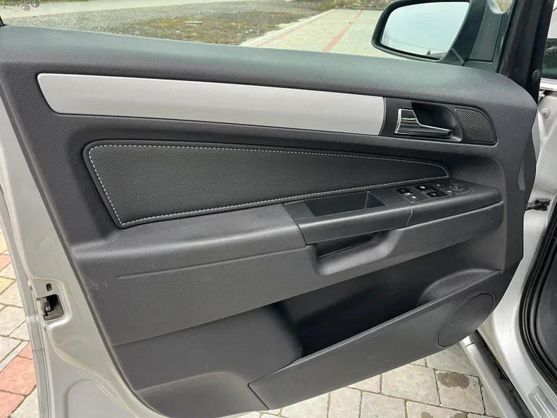 Opel Zafira 2009 - 24