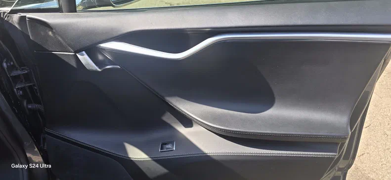 Tesla Model S 2017 - 17