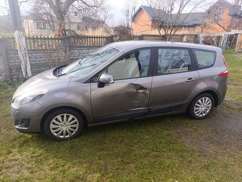 Renault Scenic 2010 - 19