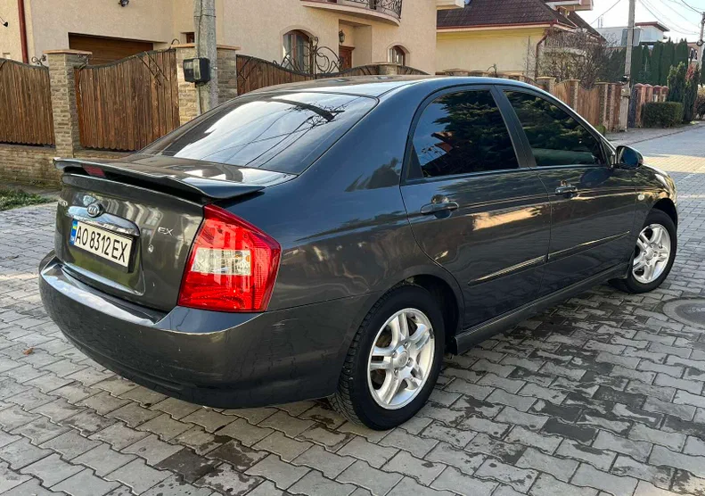 Kia Cerato 2005 - 5