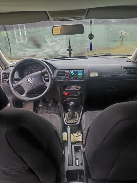 Volkswagen Golf 2000 - 8